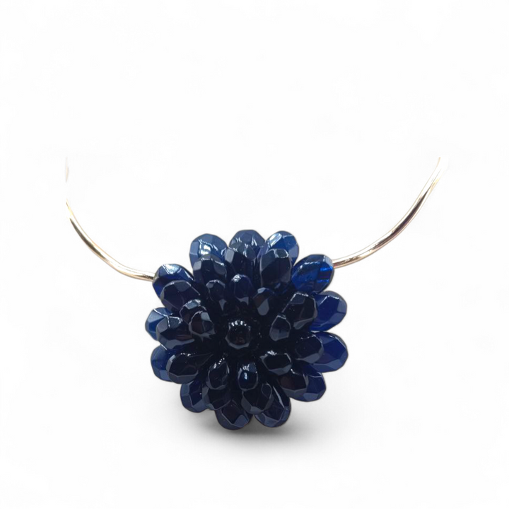 Collier con Ciondoli Fiore di Ambra blu montati in Cotone