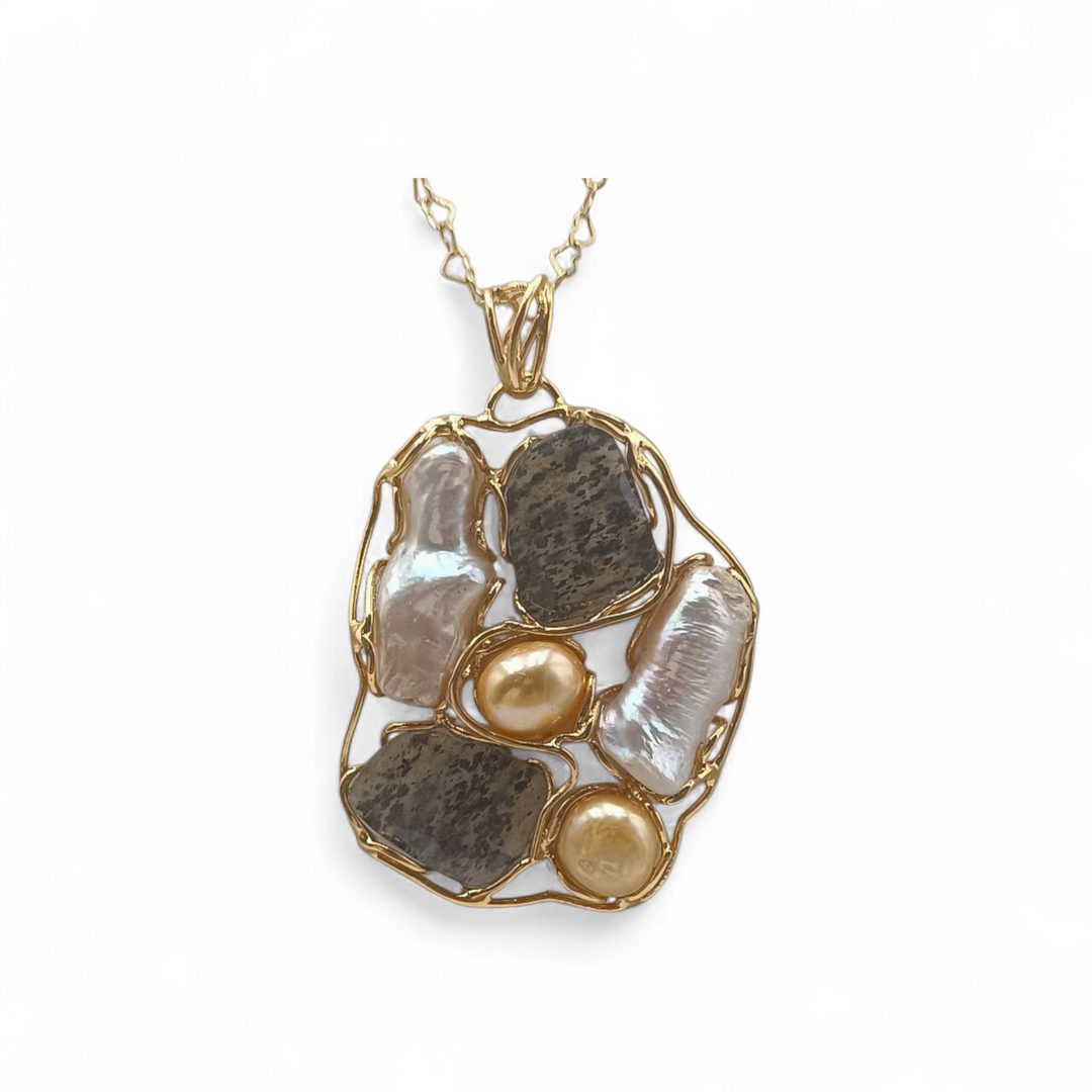 Collana con Ciondolo in Perle Barocche, Corallo, Labradorite e Citrino