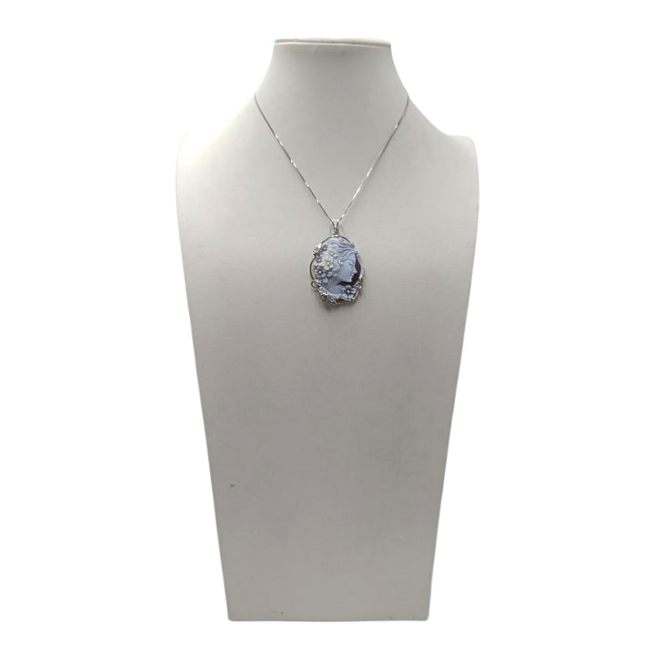 Ciondolo Dama dei Fiori di Cammeo montato in Argento