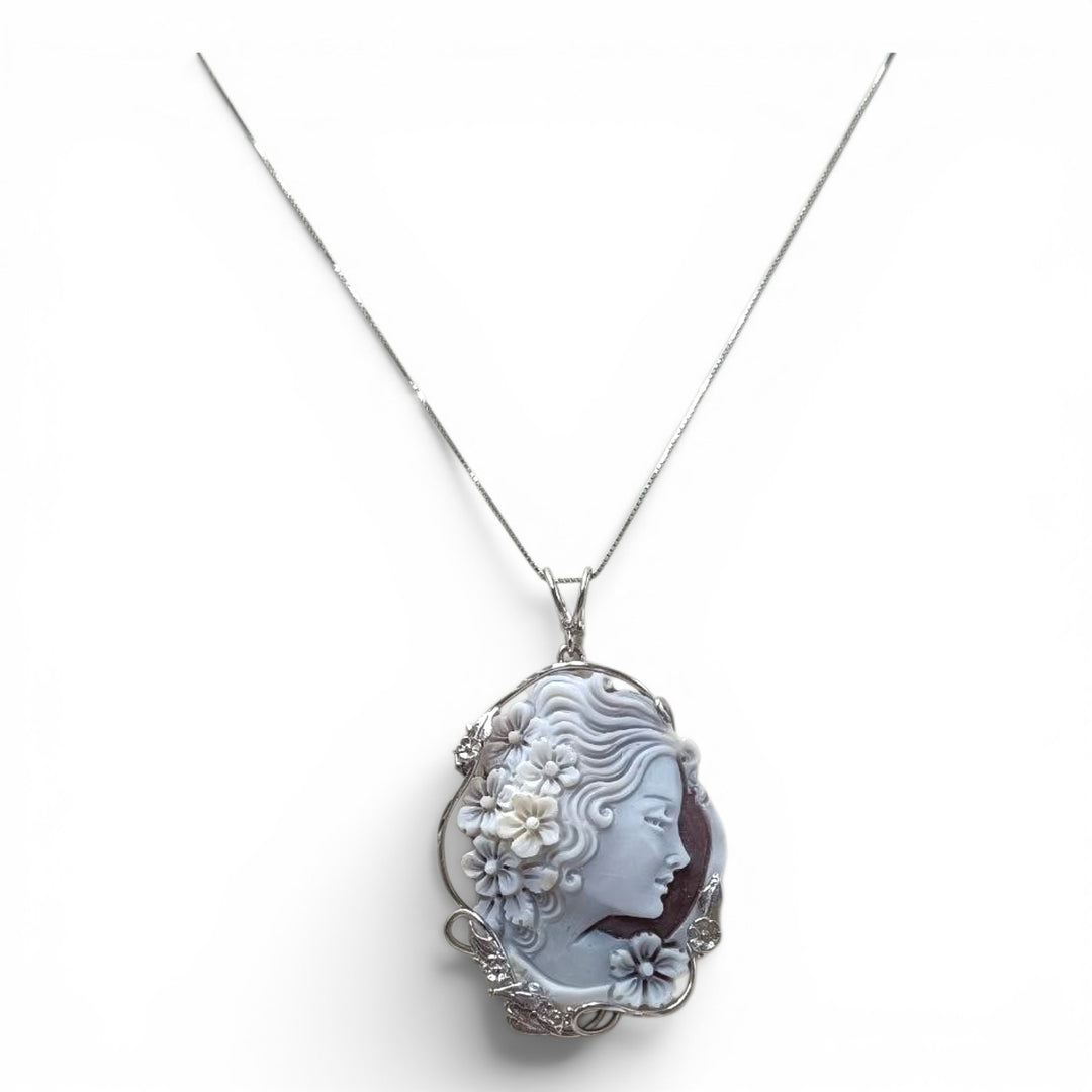 Ciondolo Dama dei Fiori di Cammeo montato in Argento