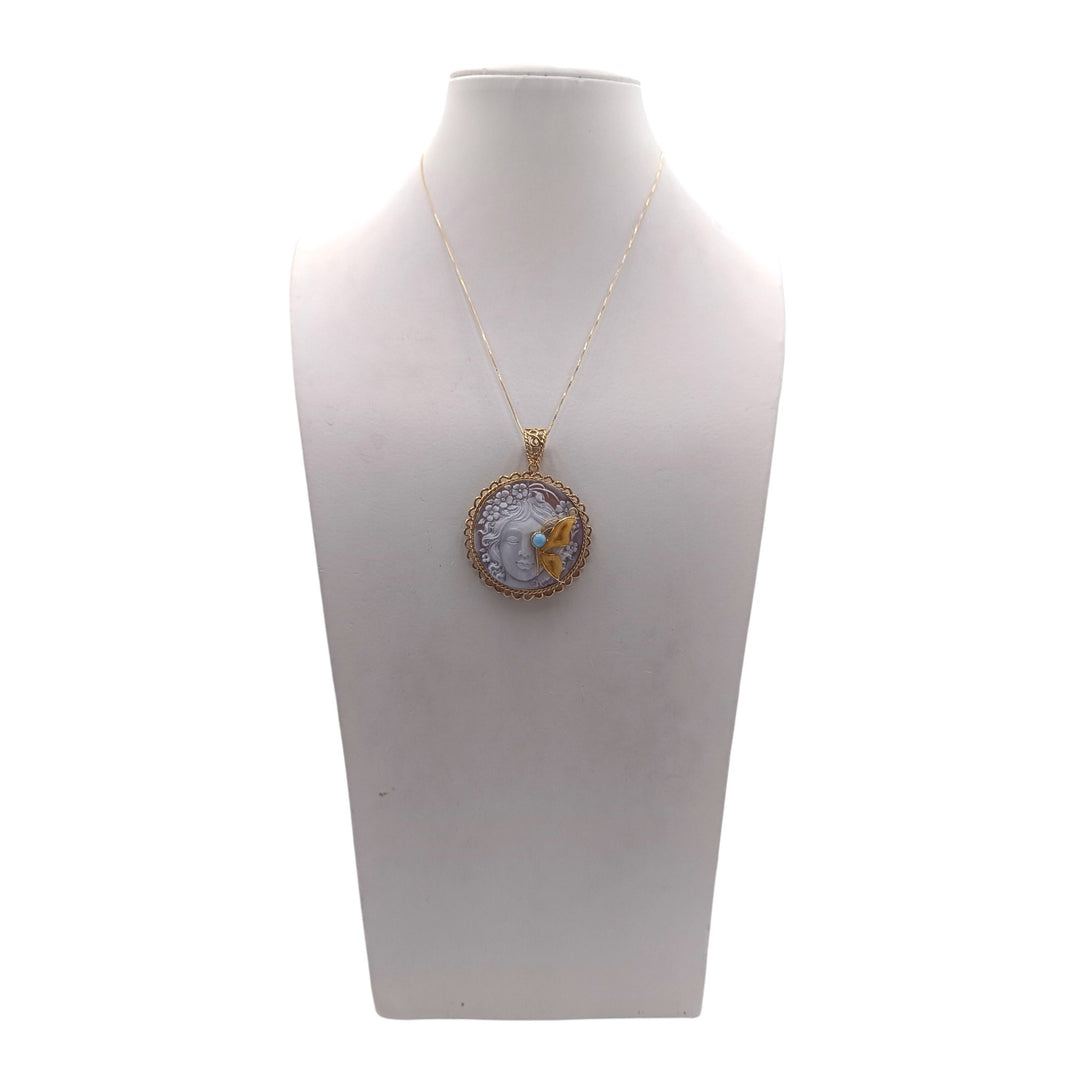 Ciondolo Dea Metamorfosi di Cammeo, Ambra e Larimar montato in Argento Dorato