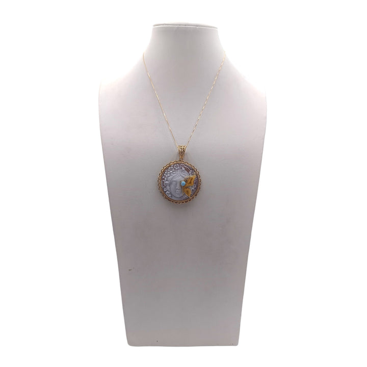 Ciondolo Dea Metamorfosi di Cammeo, Ambra e Larimar montato in Argento Dorato