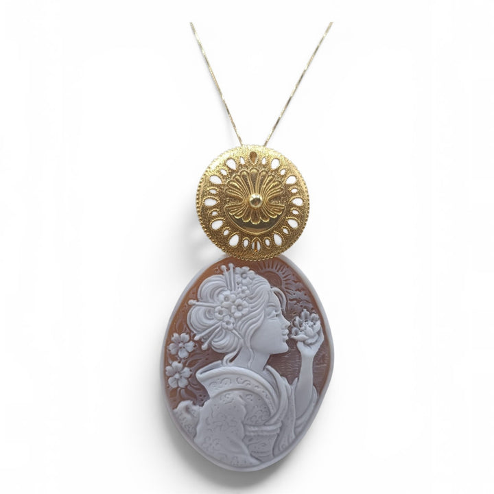Donna Samurai Kaede (楓) di Cammeo montato in Argento Dorato