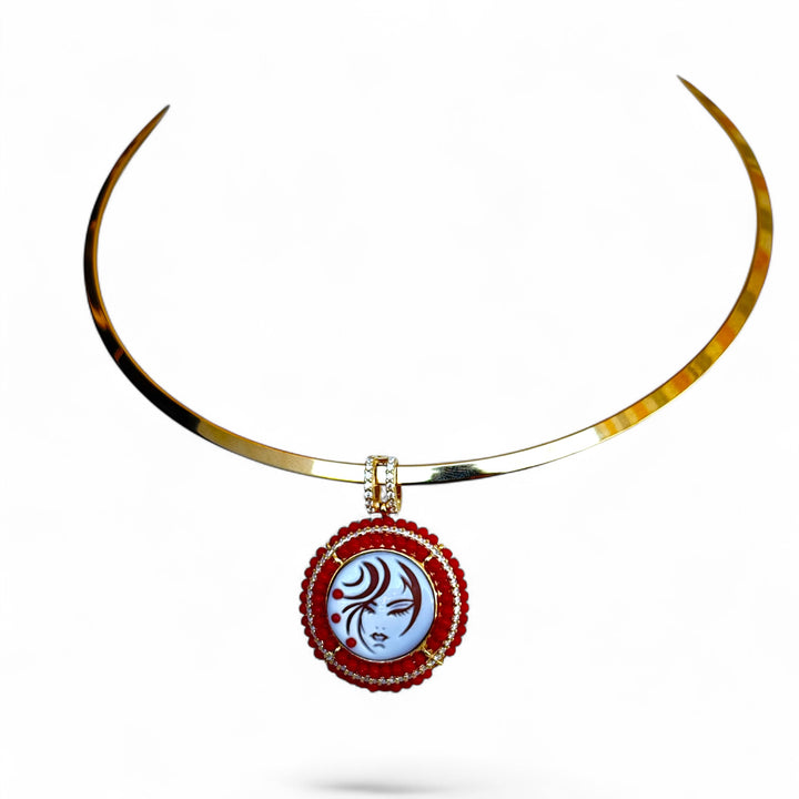 “Lady” pendant in cameo and red coral – woven work on gilded silver