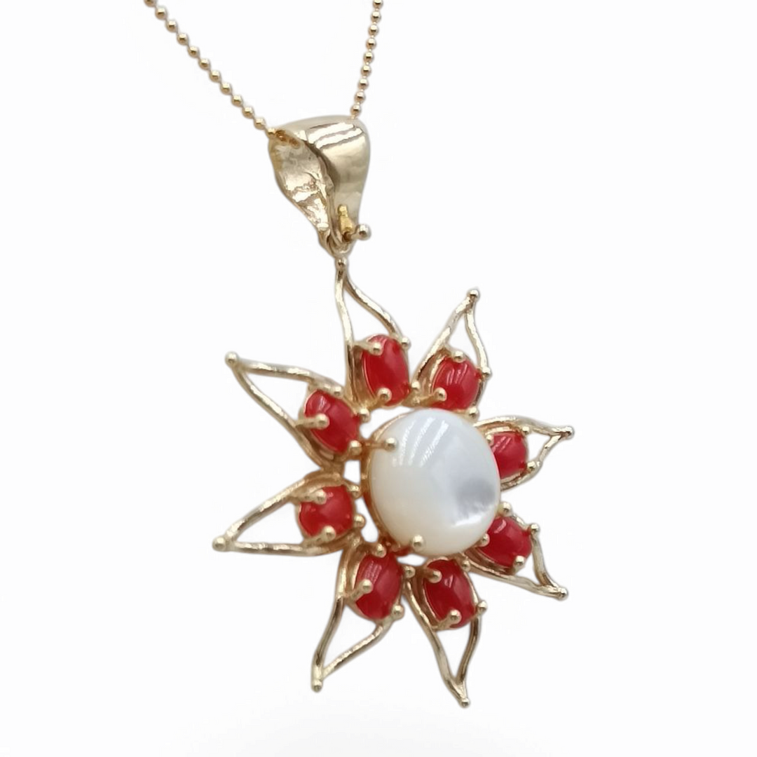 "Sun" pendant necklace in mother of pearl and onyx mounted on silver