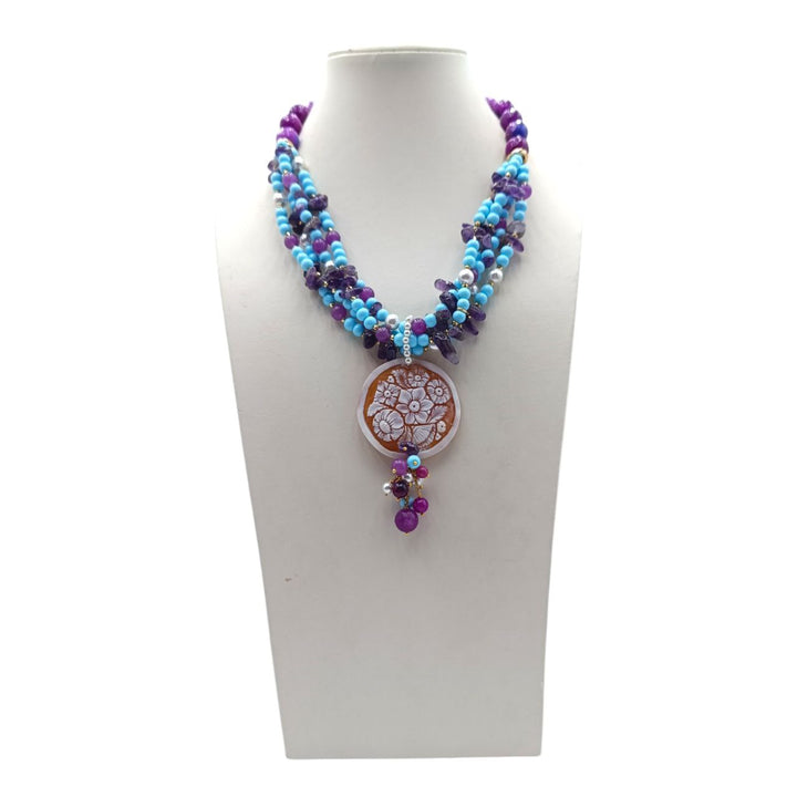 Collana di Agata, Ametista, Turchese e Perle con Cammeo Floreale