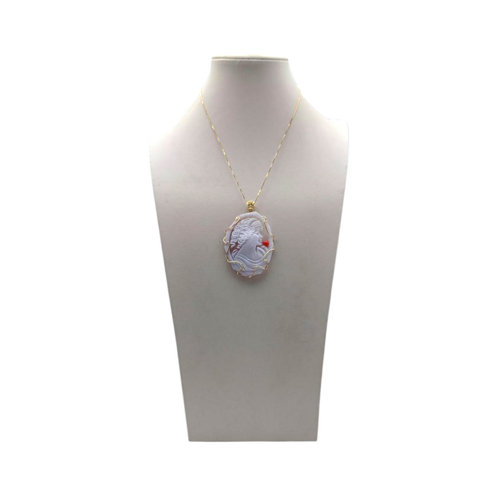 Collana con Ciondolo Dama di Cammeo montata in Argento Dorato