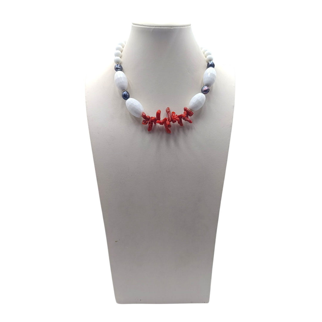 Collana di Corallo, Agata e Ematite montata in Argento Dorato