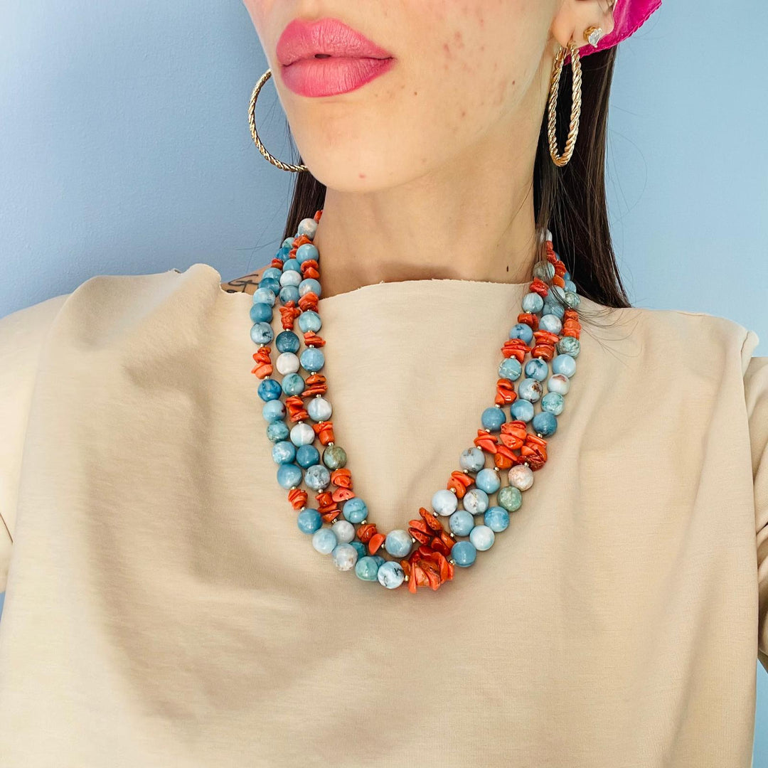 Collana sfere in larimar e corallo montata in argento dorato