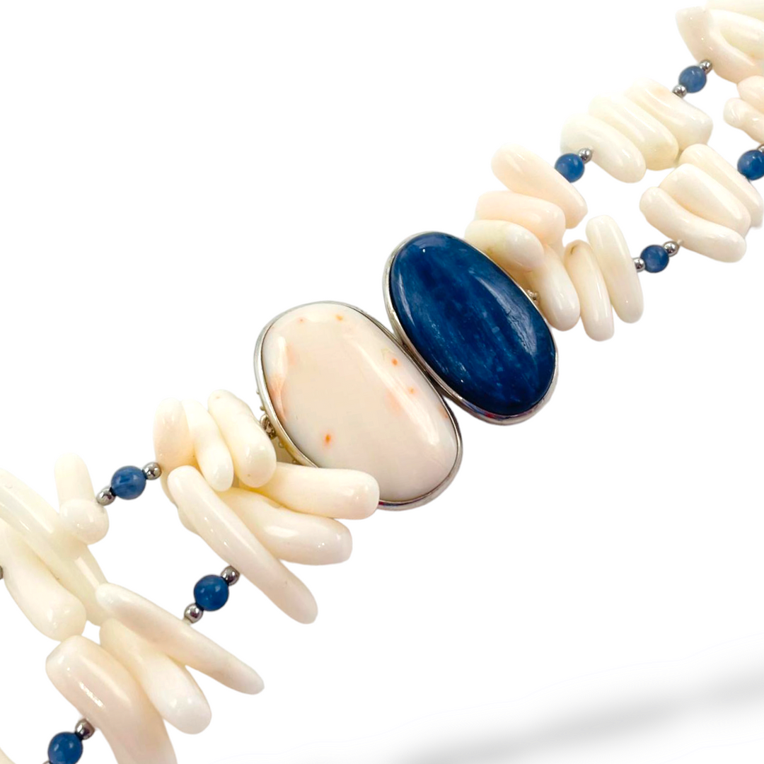 Collana rami in corallo e cianite montata su argento