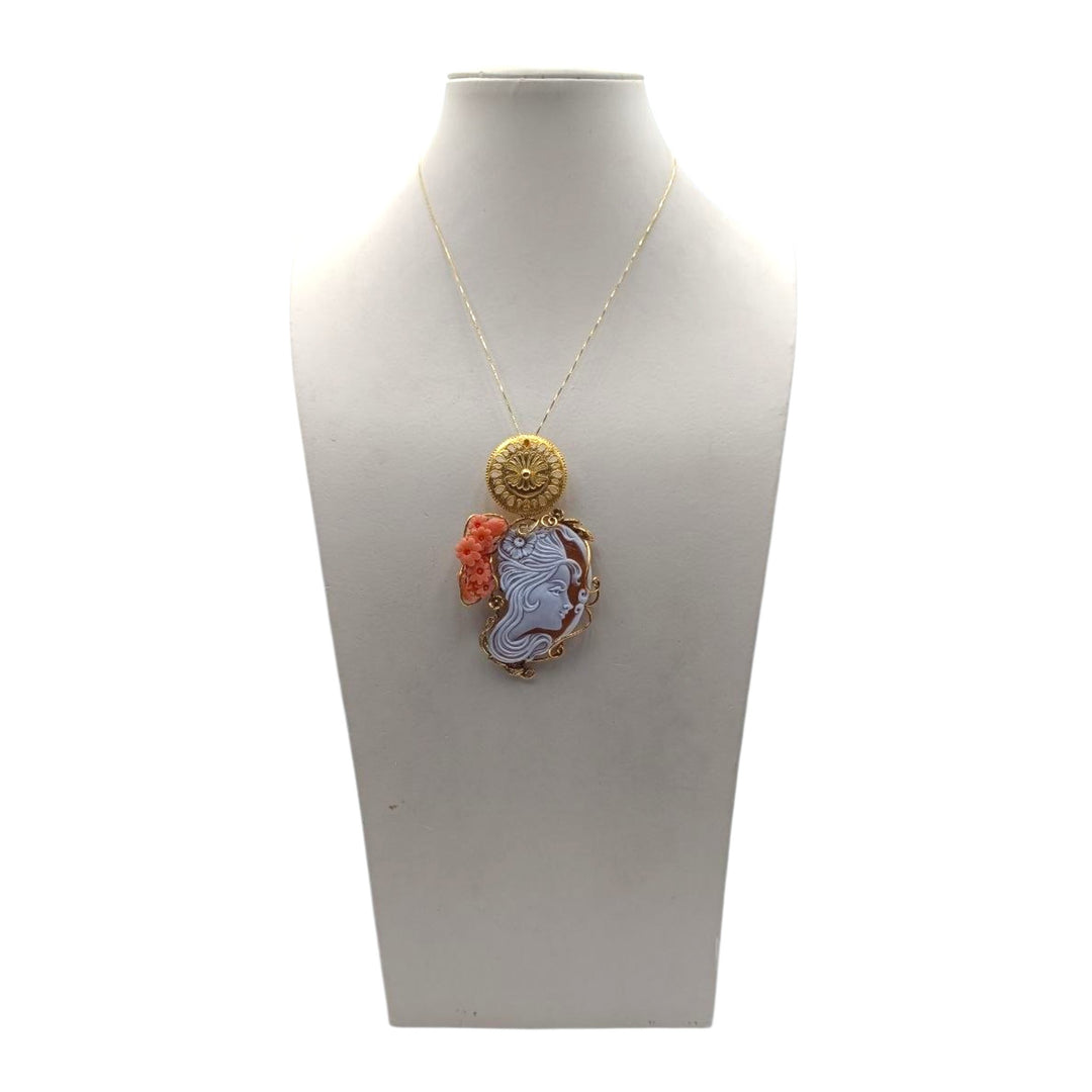 Ciondolo Dama dei Fiori di Cammeo e corallo montato in Argento Dorato