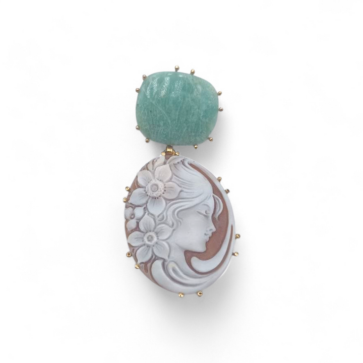 Collana ciondolo “dama dell’amore” di conchiglia sardonica montato in acquamarina ed argento galvanica oro