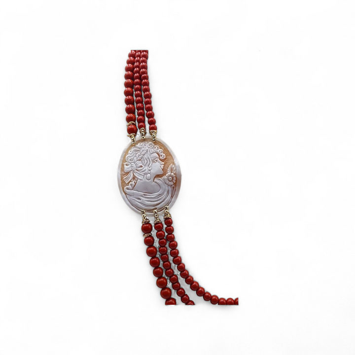 Collana Multifili con Dama dei Fiori di Cammeo e Pasta di Corallo montata in Acciaio Dorato