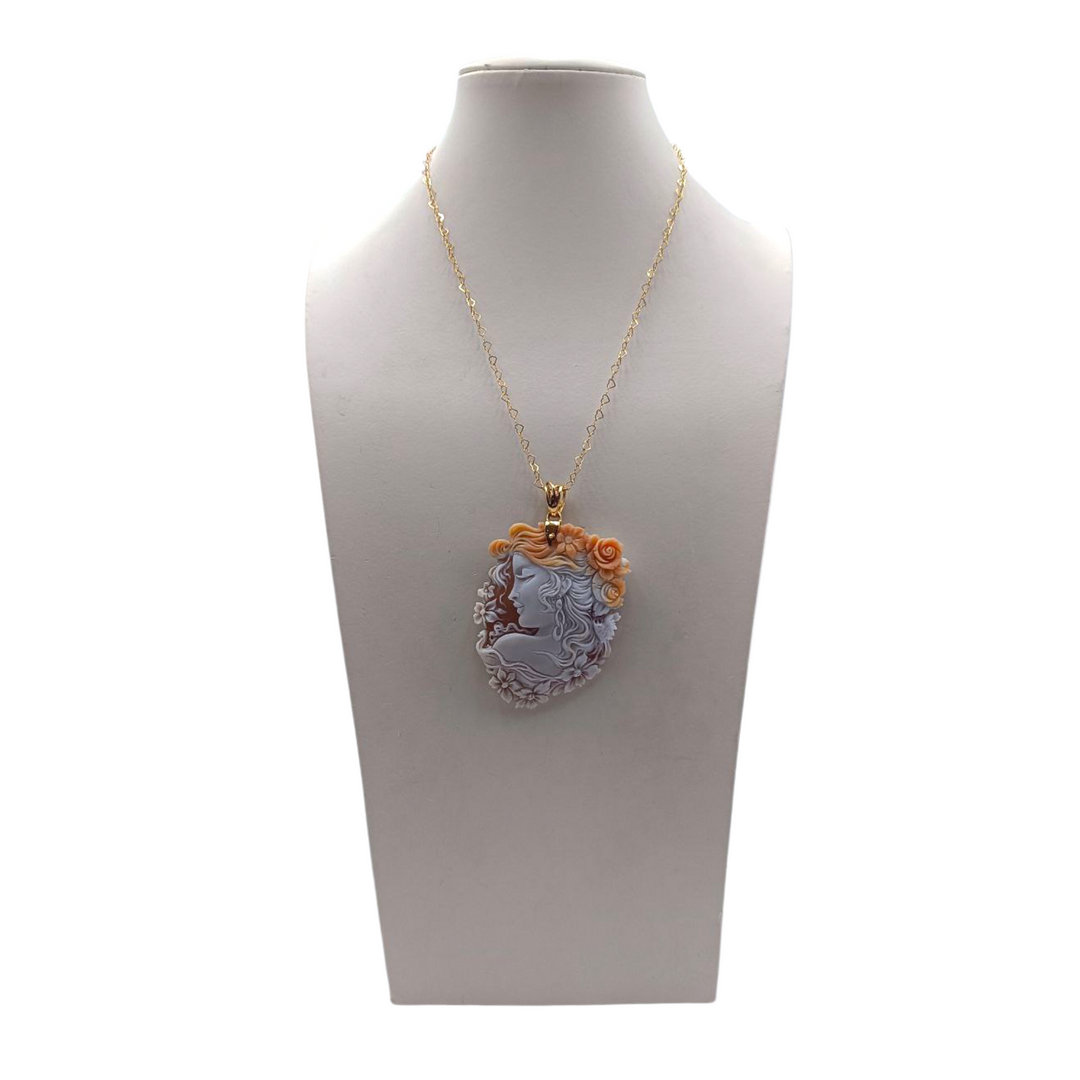 Minoplata Ciondolo in stile antico in argento antico con granati e margherita, un gioiello originale ed elegante da regalare a una donna che ama i disegni vintage Minoplata Ciondolo in stile antico in argento antico con granati e margherita, un gioiello originale ed elegante da regalare a una donna che ama i disegni vintage