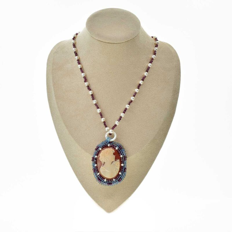 FINE COLLEZIONE - COLLANA DEA IN CORNIOLA MONTATA SU PERLE