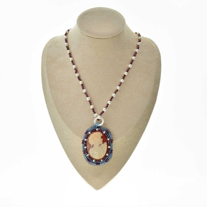 FINE COLLEZIONE - COLLANA DEA IN CORNIOLA MONTATA SU PERLE
