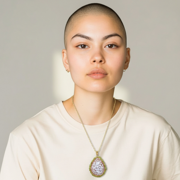 Ciondolo Fiori in Cammeo e Peridoto montato su Argento Dorato