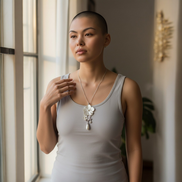 Collana con Fiori di Madreperla montata in Argento