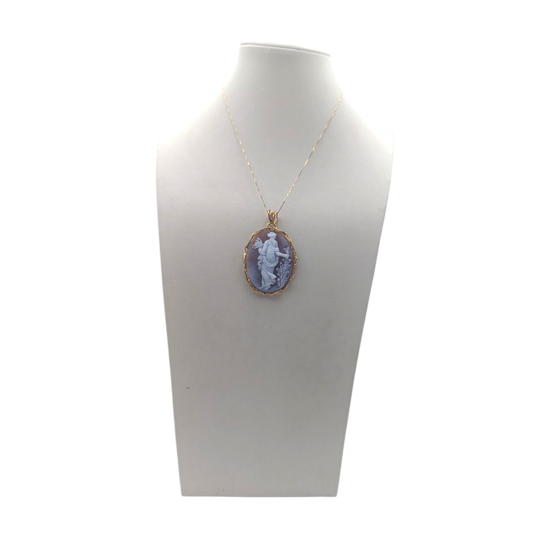 Collana ciondolo "Flora" in cammeo sardonico montato su argento