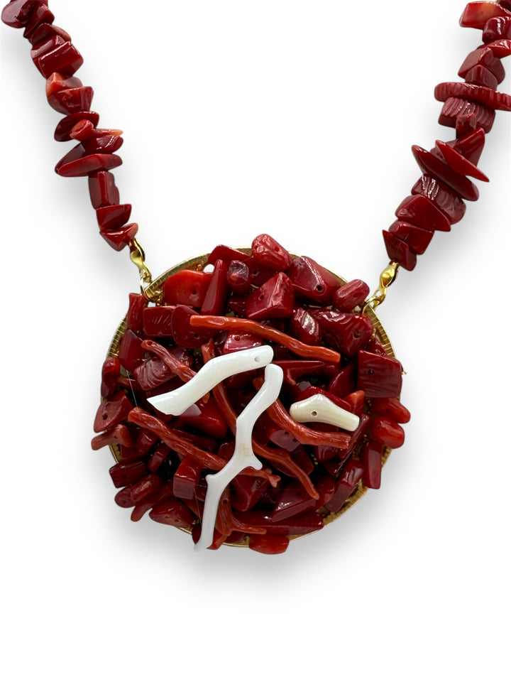 END OF COLLECTION - CORAL PASTE NECKLACE MOUNTED ON GOLD-PLATED STAINLESS STEEL