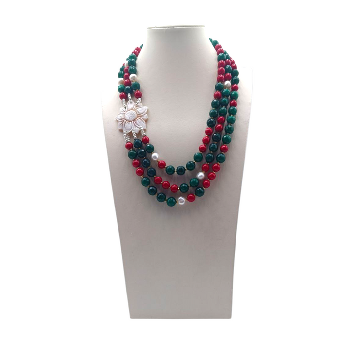 Collana Cammeo Fiore con Agata e Perle di Maiorca montata in Acciaio Dorato