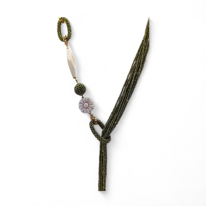 Collana multifilo di cristalli, di Cammeo e di Osso montata in Argento Dorato
