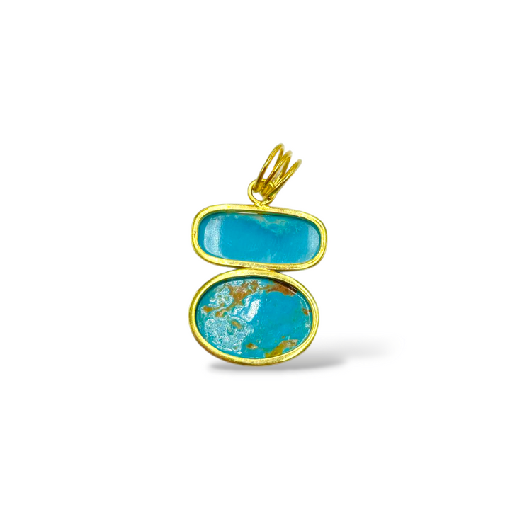 Pendant in real turquoise mounted on silver
