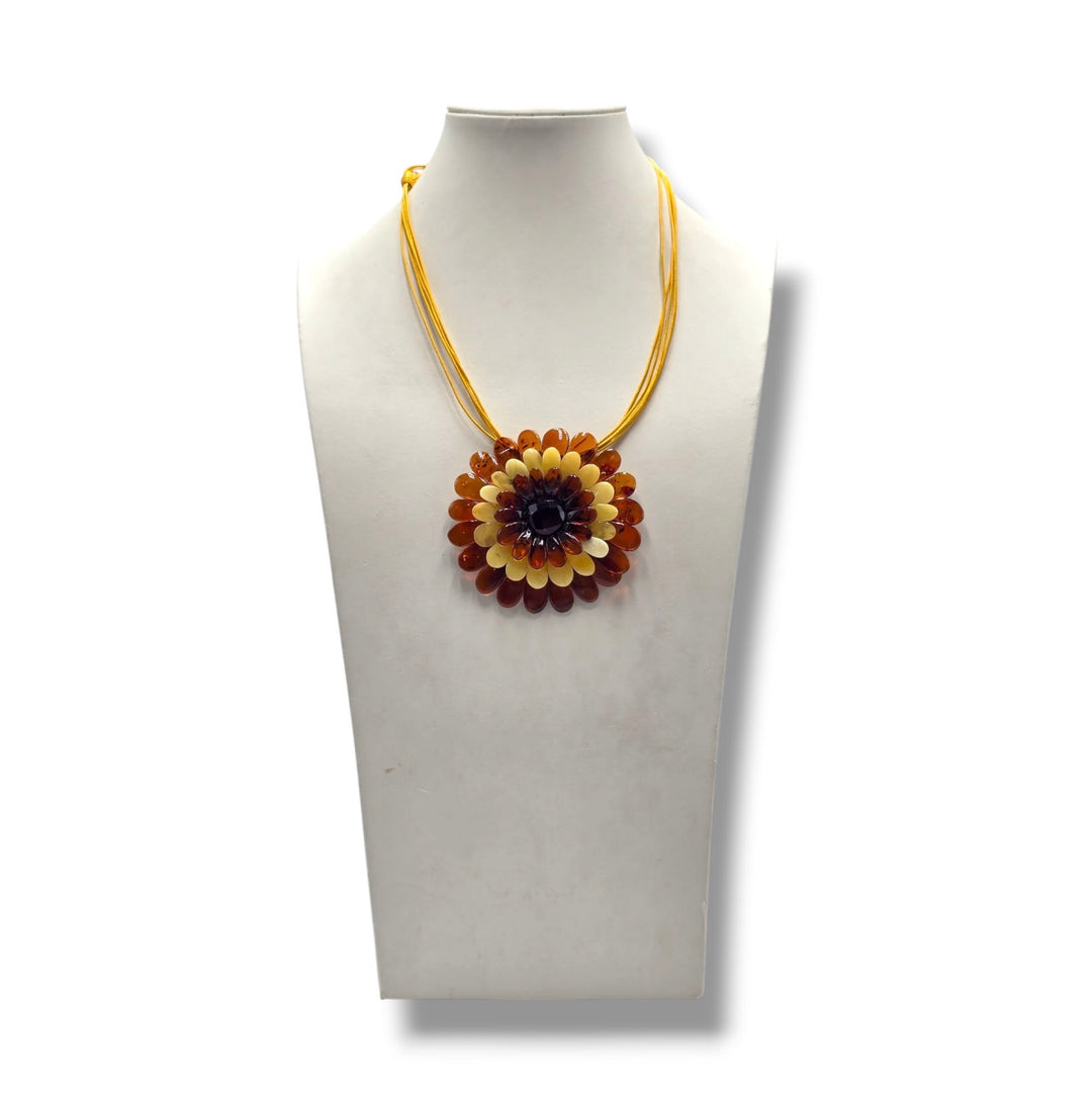 Collana “ Fiore di ambra “ multicolore del mar baltico