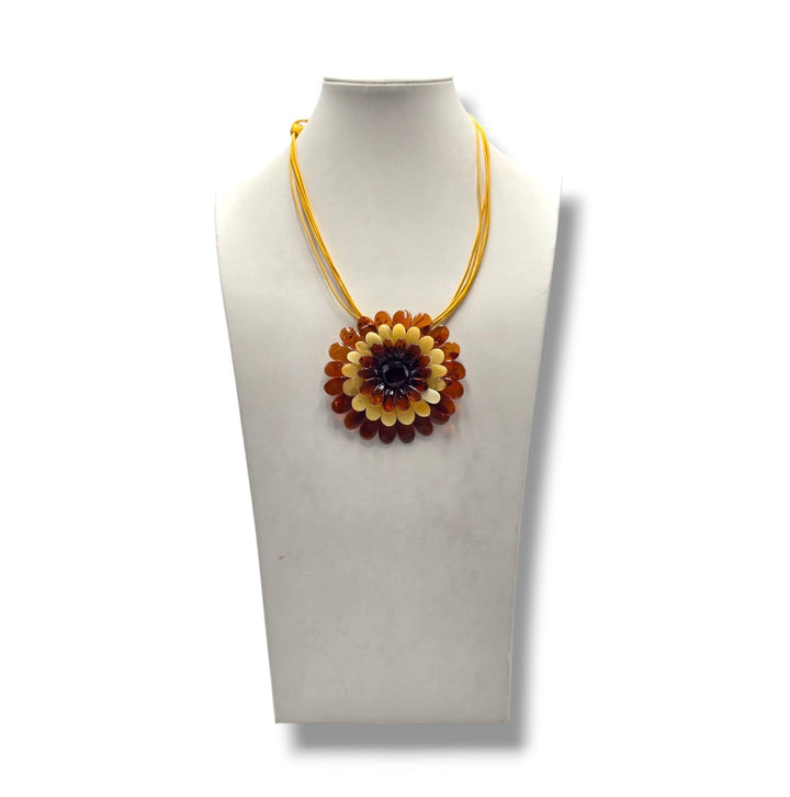 Collana “ Fiore di ambra “ multicolore del mar baltico