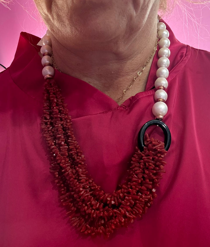Collana Multifili corallo rosso e perle barocche montato in argento ramato