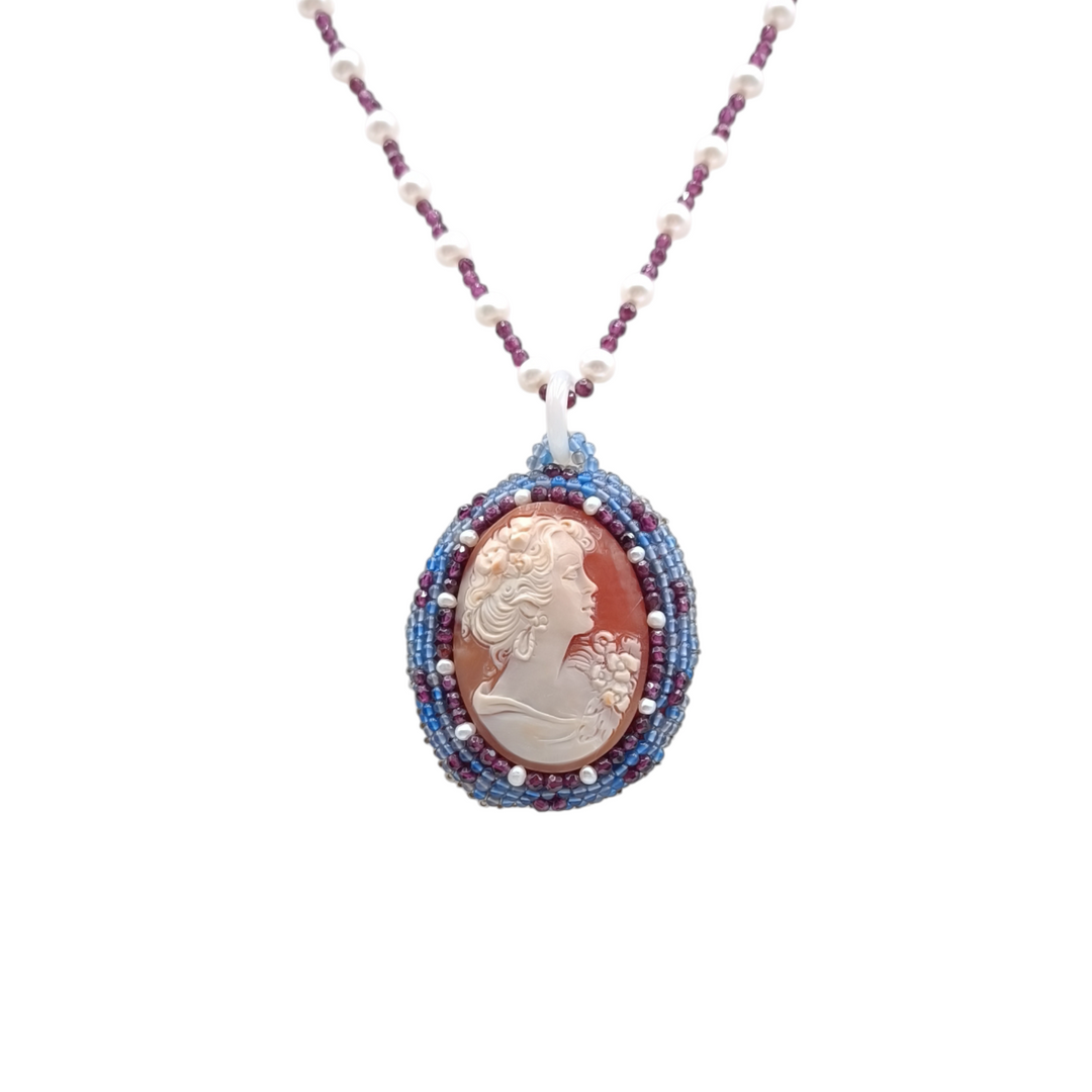 FINE COLLEZIONE - COLLANA DEA IN CORNIOLA MONTATA SU PERLE