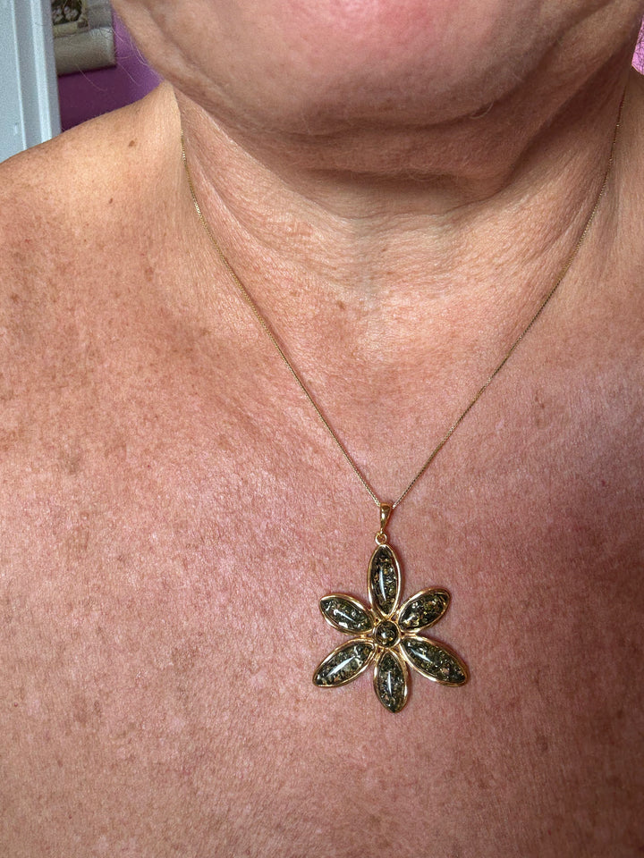 Collana ciondolo Margherita di ambra montato in argento
