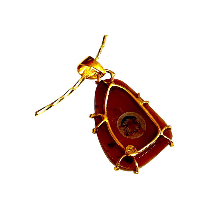 The bold mermaid pendant necklace in sardonyx shell mounted on silver