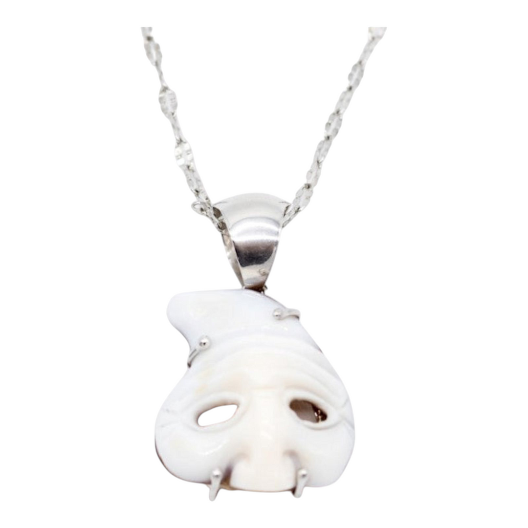 Collana ciondolo maschera in cammeo montato su argento Lucia Vitiello Gioielli di Napoli