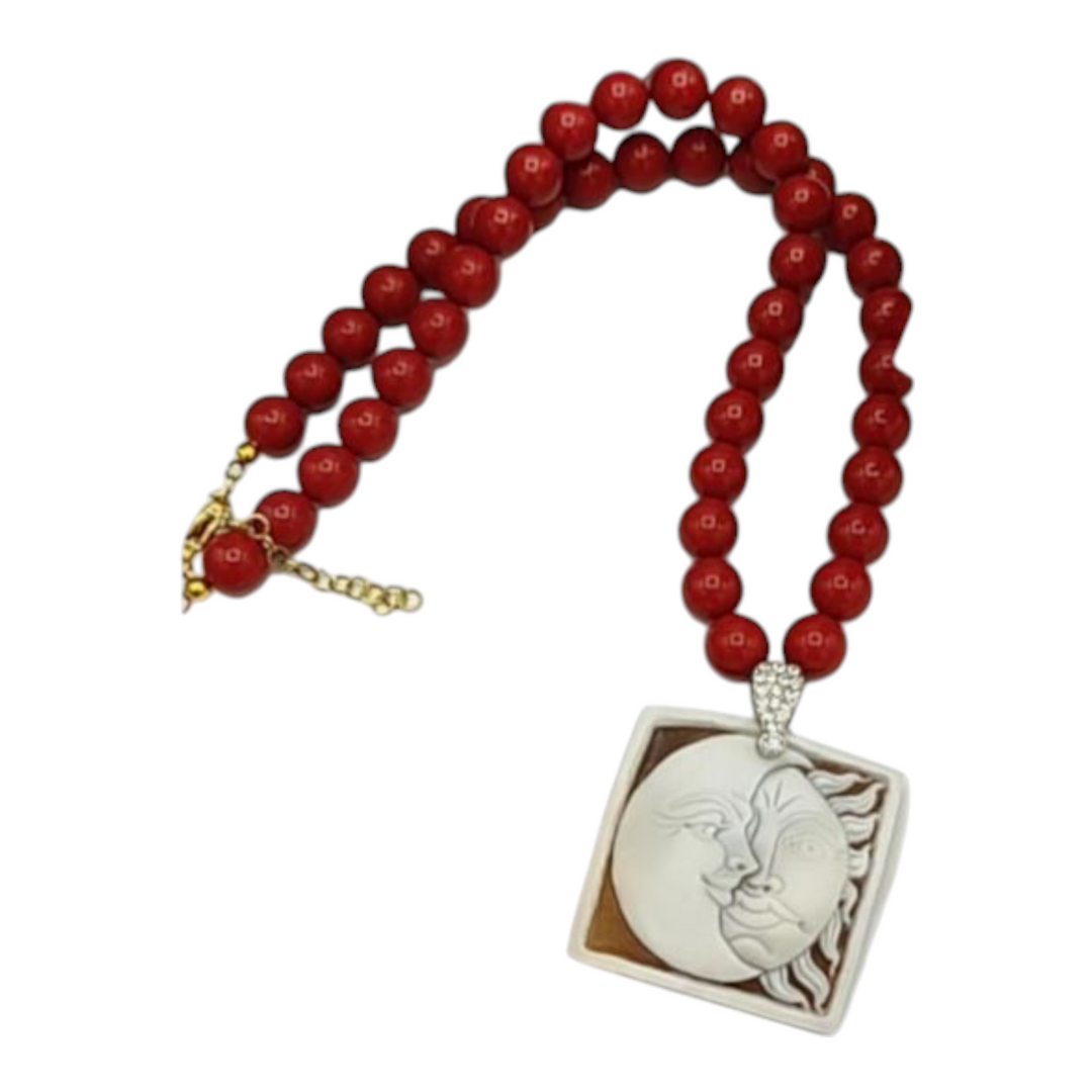 Collana ciondolo sole luna in cammeo montato su argento Lucia Vitiello Gioielli di Napoli