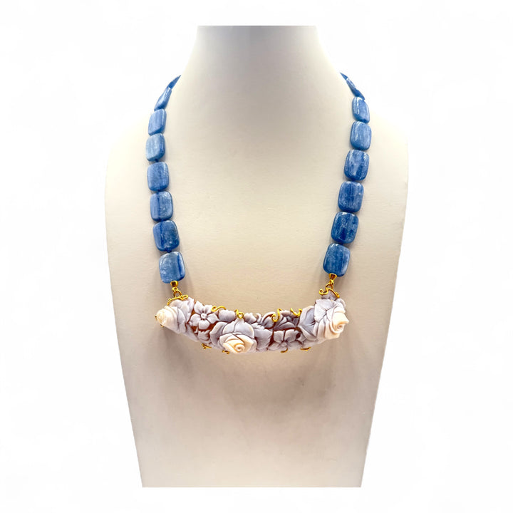 Cameo necklace mounted in kyanite and gold-plated silver