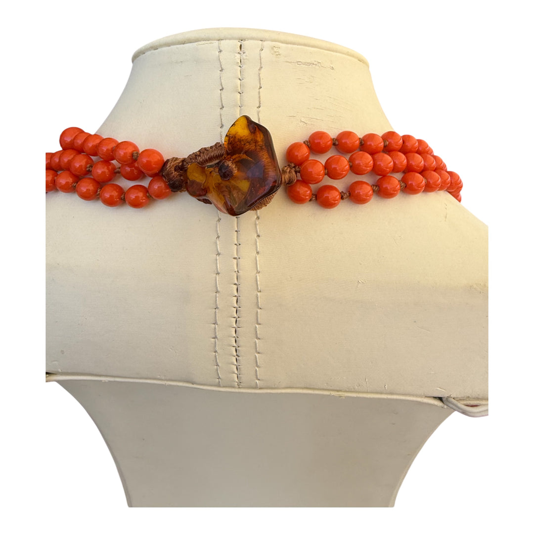 Collana dea di cammeo montata in corallo bambù, ambra ed ametista