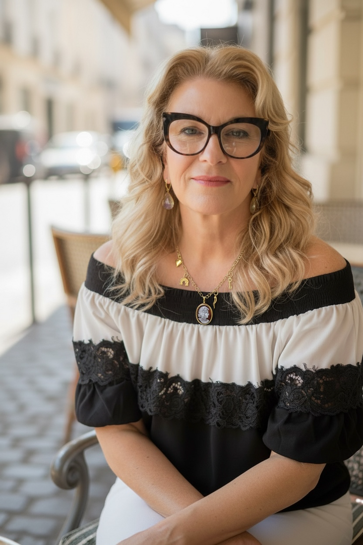 Collana dea scaramantica di cammeo montato in argento dorato