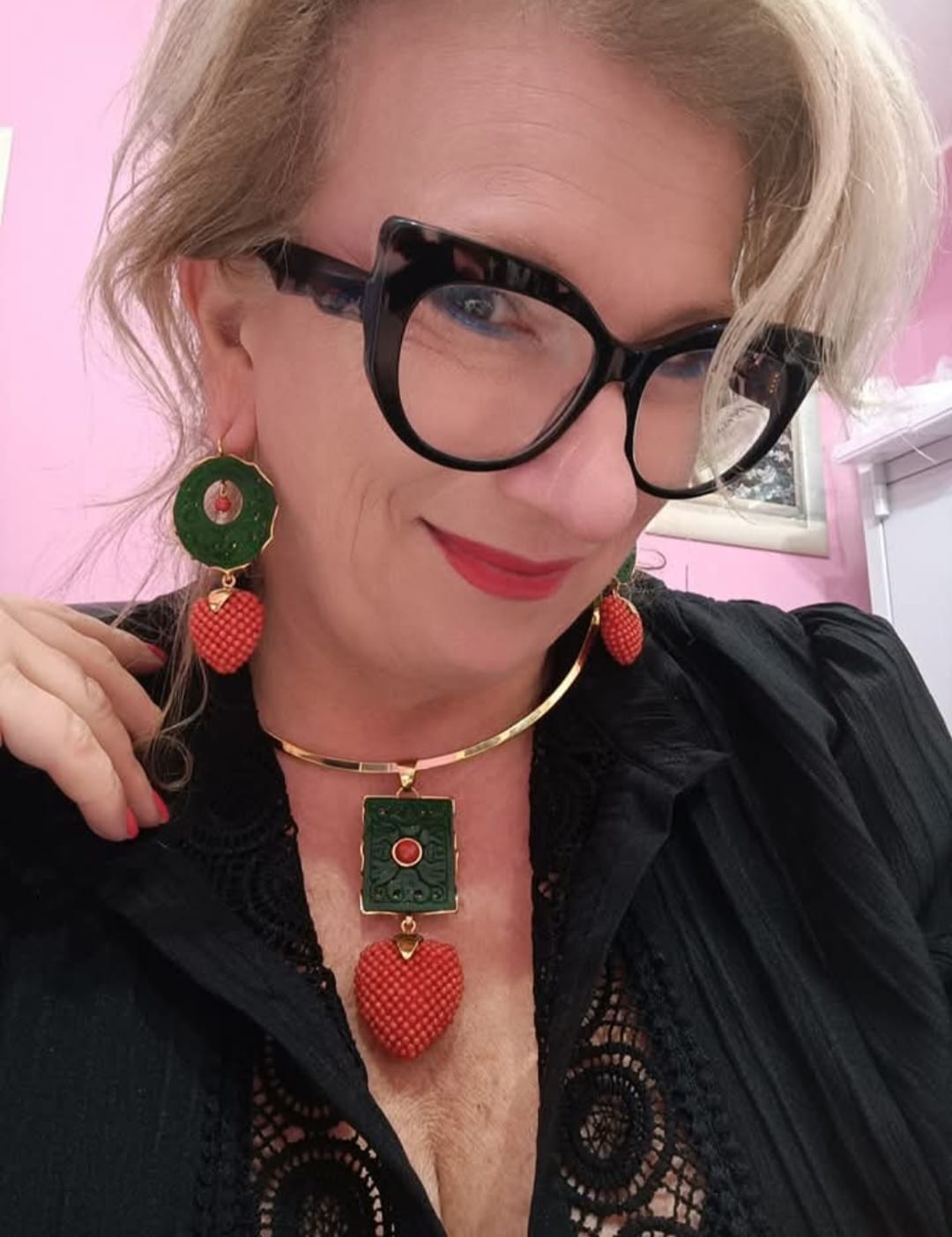 Idea regalo San Valentino - collana giada e cuore di corallo montato su argento
