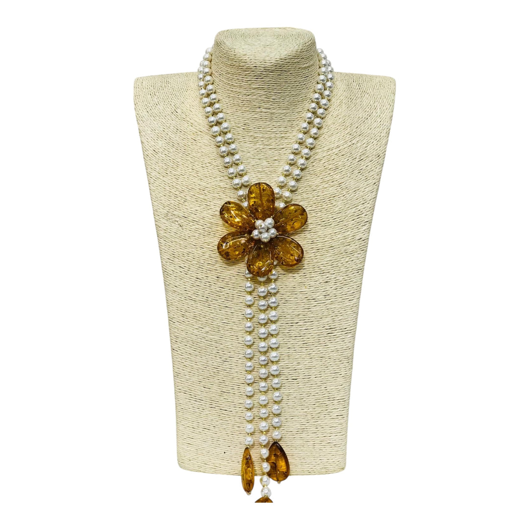 Collana fiore di ambra montata in agata ed in perle di maiorca
