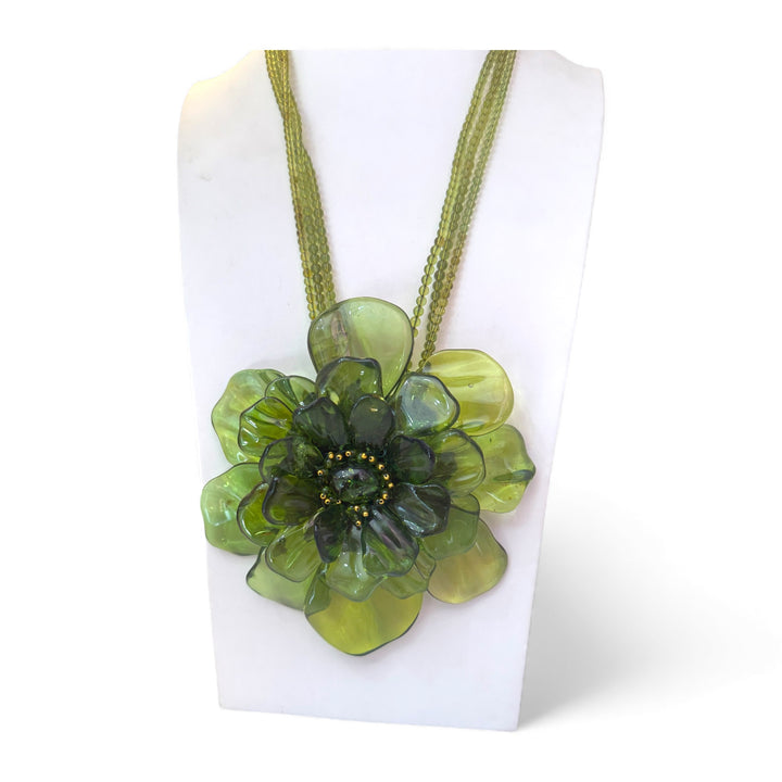 Collana Fiore in Ambra Verde montato in Argento Dorato