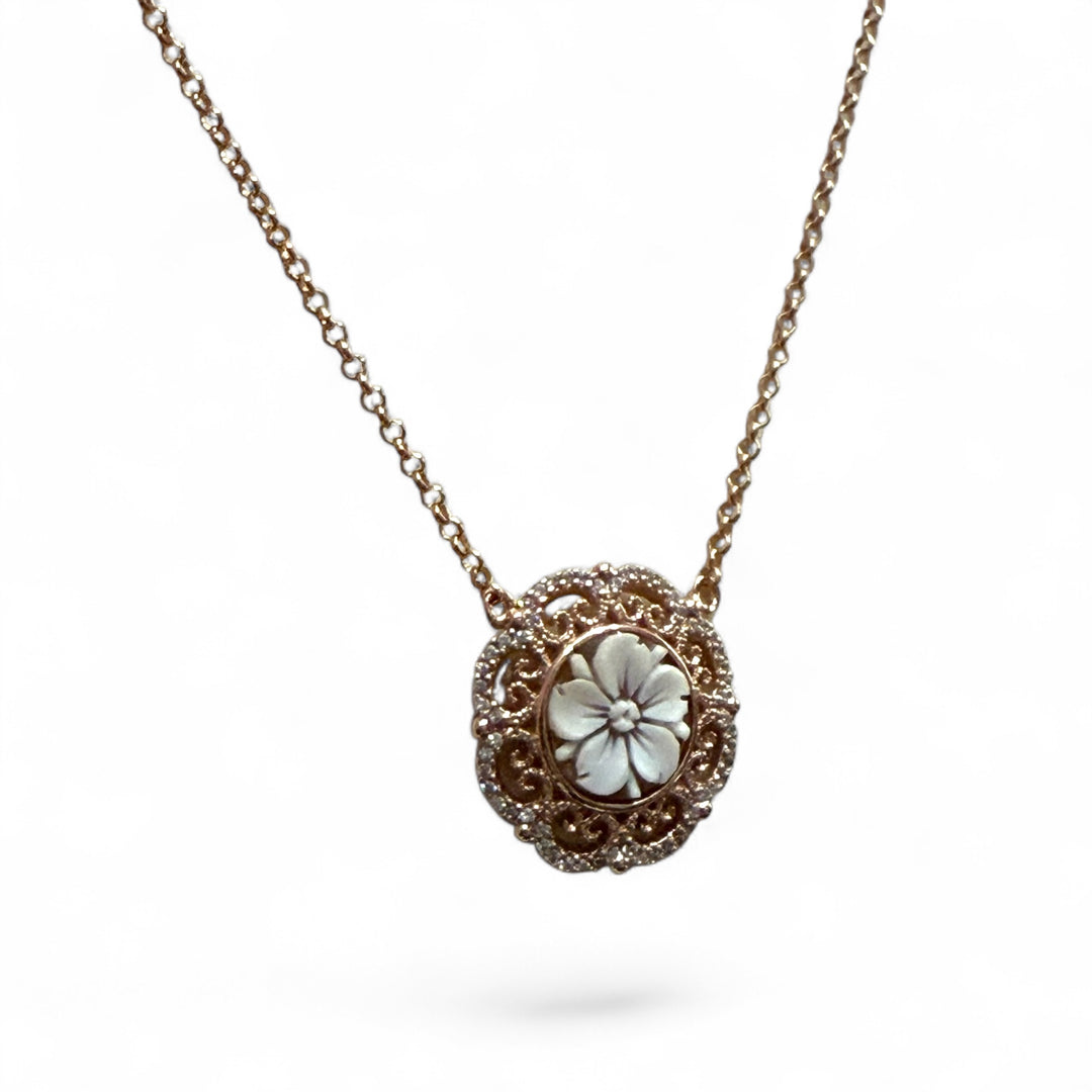 Cameo “flower” necklace with copper-plated silver chain