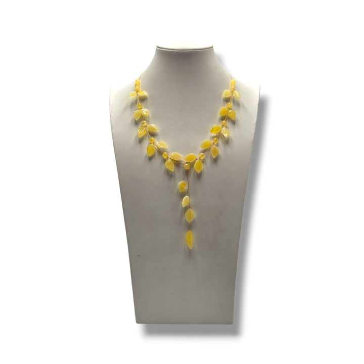 Collana floreale di ambra gialla del baltico montata in argento dorato