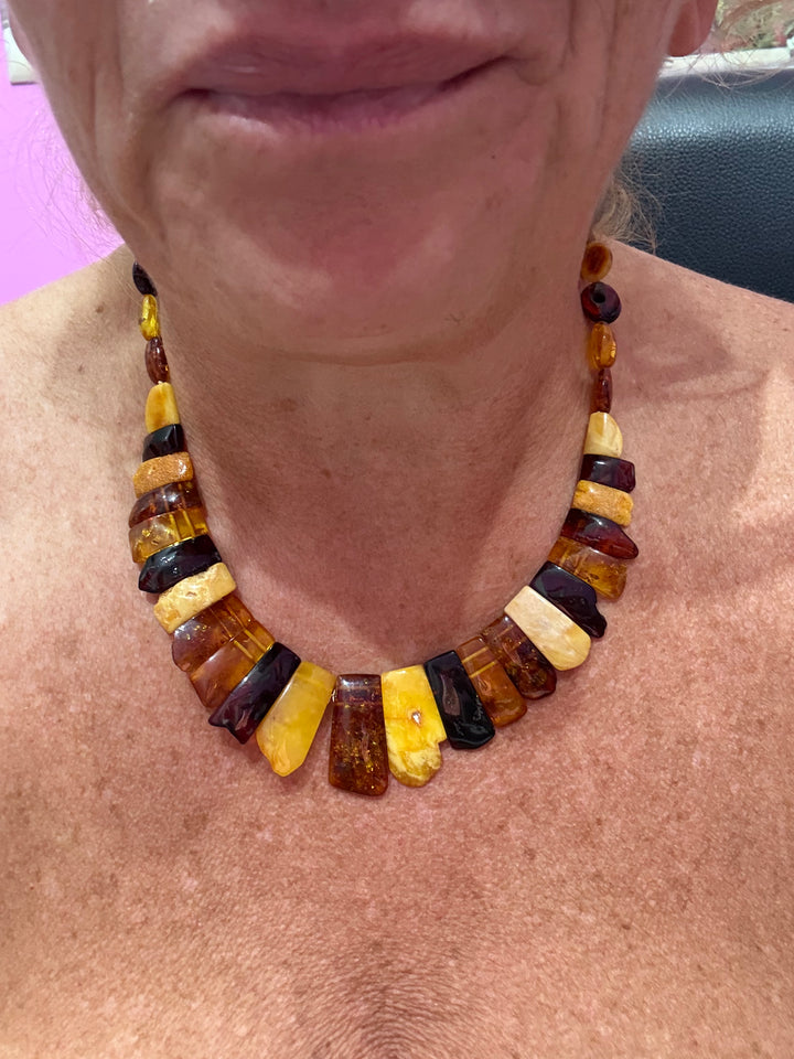 Collana piastra degrade’ di ambra del Baltico