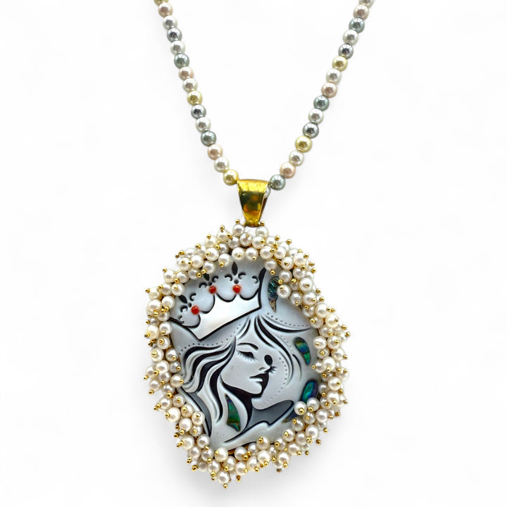Collana  “regina di cuori“ di cammeo montato in argento