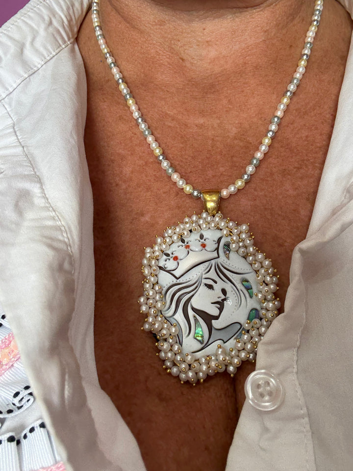 Collana  “regina di cuori“ di cammeo montato in argento