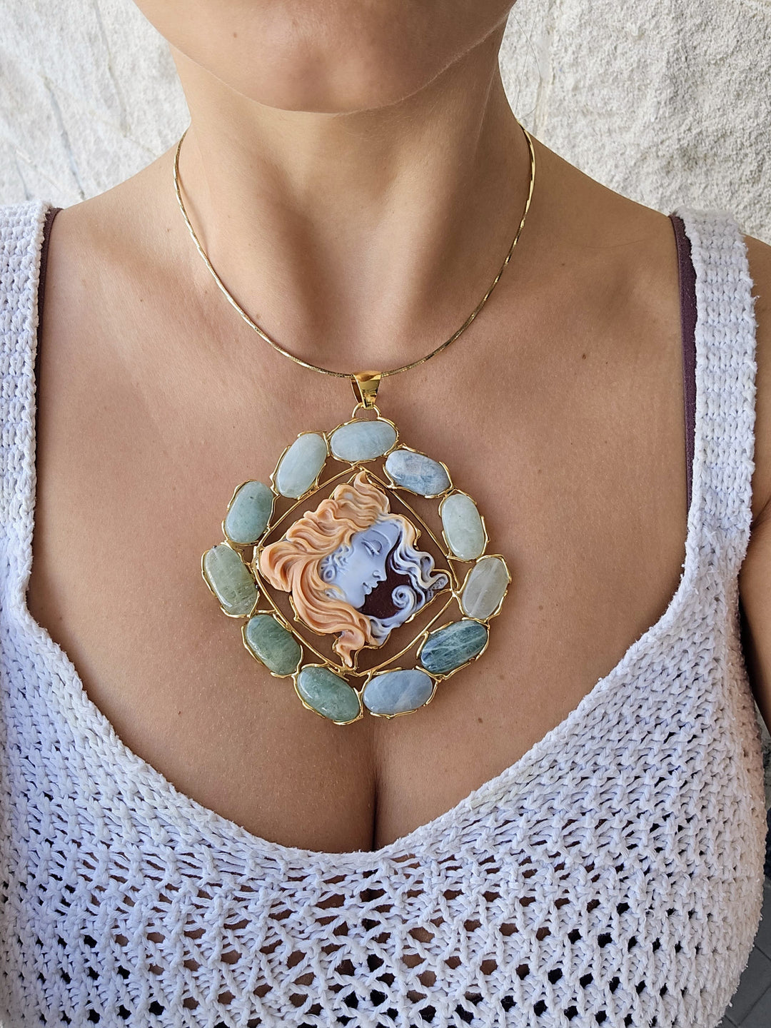 Collana “rombo” bicolore di cammeo sardonico montato in acquamarina e argento