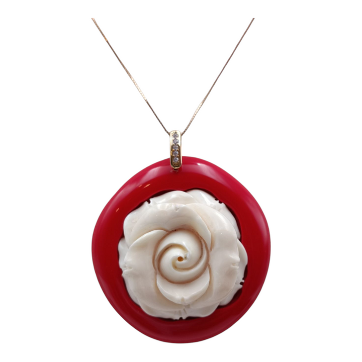 Collana rosa in pasta di avorio montato su pasta di corallo