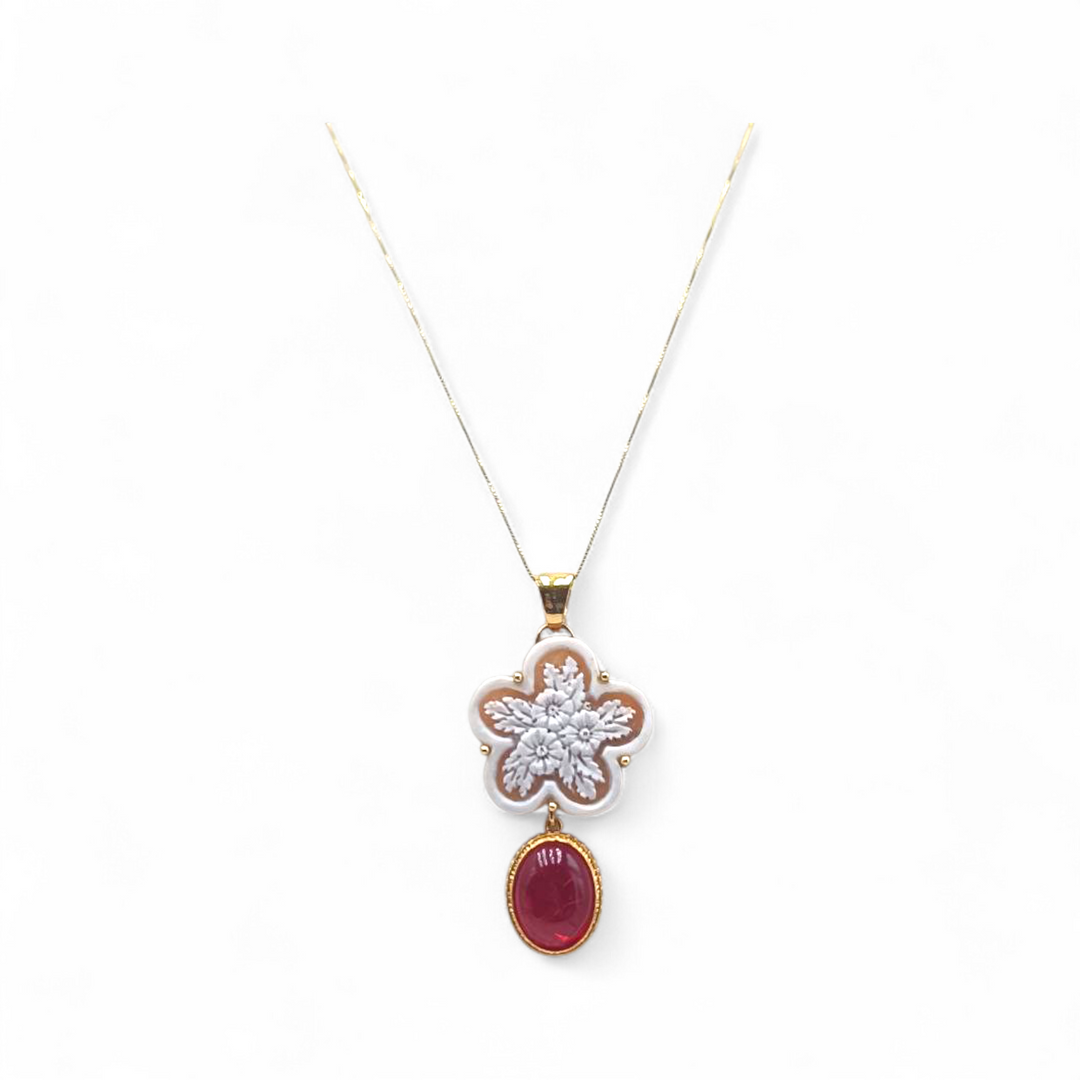 Ciondolo Fiore di Cammeo, di Ambre e di Zirconi montati in Argento Dorato