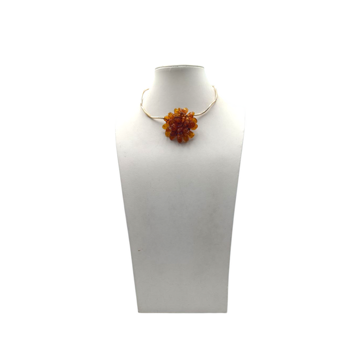 Collier con Ciondolo Fiore di Ambra Marrone montato in Cotone